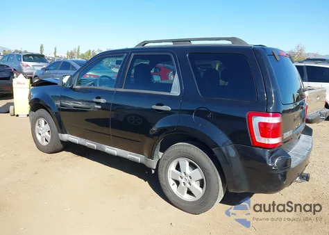 2010 Ford Escape Xlt z USA, uszkodzony, nr VIN 1FMCU0D70AKA12515